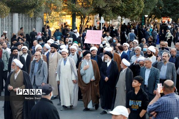 میزبانی مردم مشهد از شهدای حمله تروریستی شاهچراغ