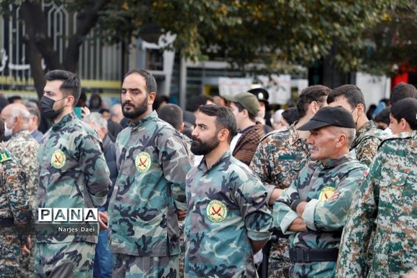 میزبانی مردم مشهد از شهدای حمله تروریستی شاهچراغ