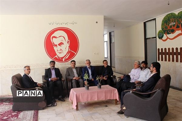 جلسه هم‌اندیشی پیشکسوتان سازمان دانش‌آموزی استان کرمان