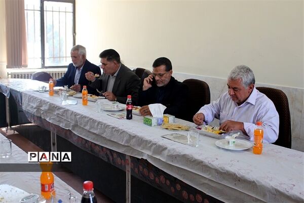 جلسه هم‌اندیشی پیشکسوتان سازمان دانش‌آموزی استان کرمان