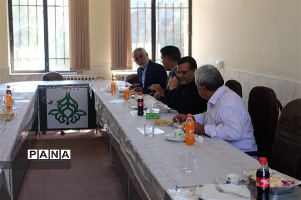 جلسه هم‌اندیشی پیشکسوتان سازمان دانش‌آموزی استان کرمان