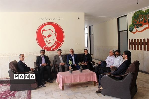 جلسه هم‌اندیشی پیشکسوتان سازمان دانش‌آموزی استان کرمان