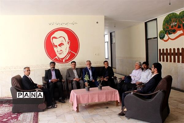 جلسه هم‌اندیشی پیشکسوتان سازمان دانش‌آموزی استان کرمان