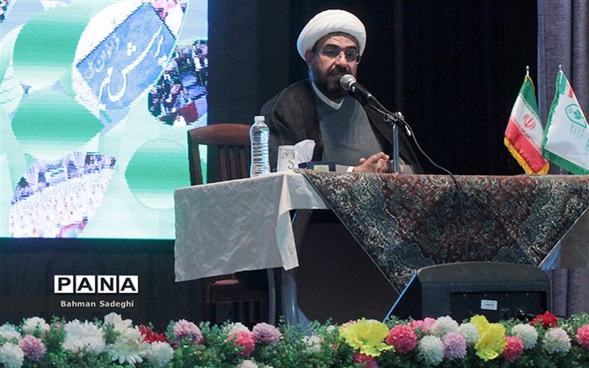 یکی از تکالیف و برنامه‌های اصلی دولت  این است که پاسخگوی مطالبات دانش‌آموزان باشد