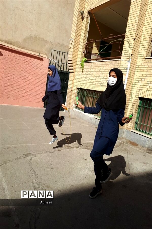 برگزاری المپیاد ورزشی در دبیرستان معصومی لاری منطقه ۱۳