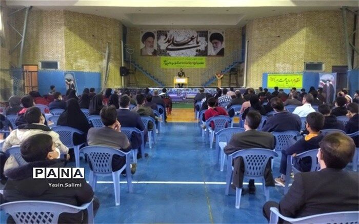 جلسه توجیهی تحصیلی برای دانش آموزان پایه دهم