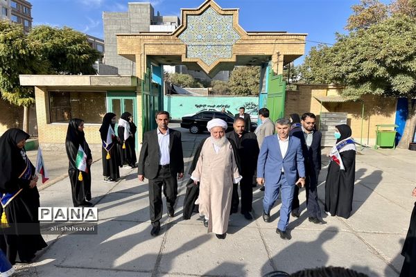 نواختن زنگ استکبارستیزی در مدارس کرمانشاه