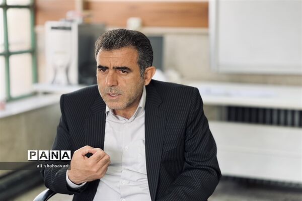 نواختن زنگ استکبارستیزی در مدارس کرمانشاه