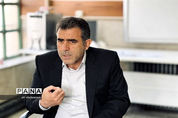 نواختن زنگ استکبارستیزی در مدارس کرمانشاه