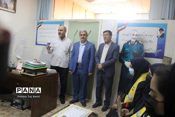 ‌دانش‌آموزان عضو سازمان دانش‌آموزی استان بوشهر روز بسیج را گرامی داشتند