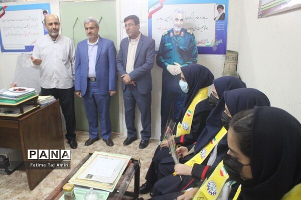 ‌دانش‌آموزان عضو سازمان دانش‌آموزی استان بوشهر روز بسیج را گرامی داشتند