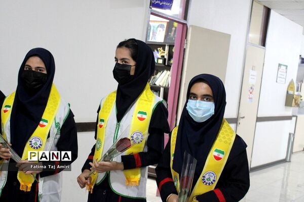 ‌دانش‌آموزان عضو سازمان دانش‌آموزی استان بوشهر روز بسیج را گرامی داشتند