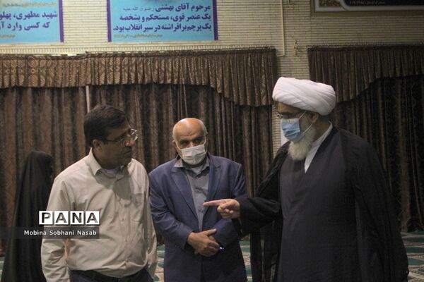 دیدار نماینده ولی فقیه در استان و امام جمعه بوشهر با جوانان