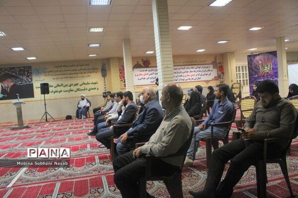 دیدار نماینده ولی فقیه در استان و امام جمعه بوشهر با جوانان