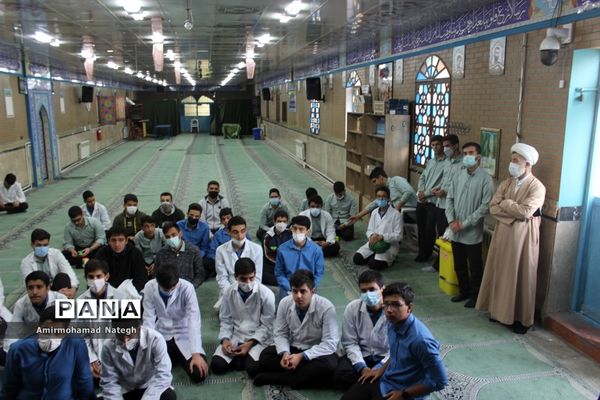 اولین دوره نمایشگاهی دستاوردهای دانش‌آموزان دبیرستان نمونه دولتی هفده شهریور