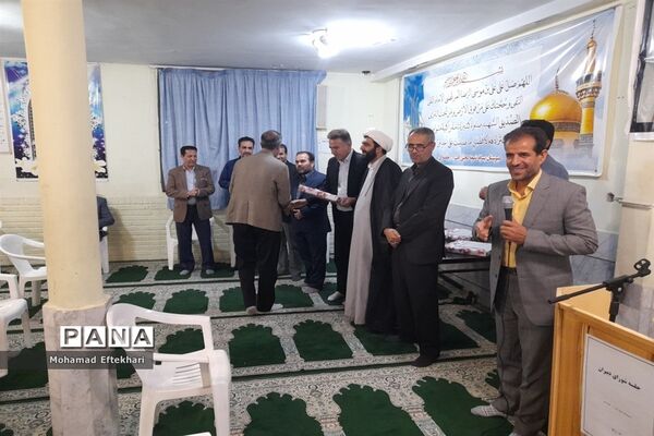نشست شورای دبیران دبیرستان پسرانه نمونه آیت‌الله خامنه‌ای کاشمر