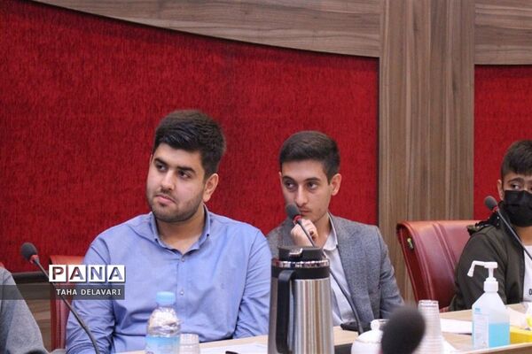 نشست مشترک هیات رئیسه مجلس و مجامع دانش‌آموزی شهرستان‌های استان تهران