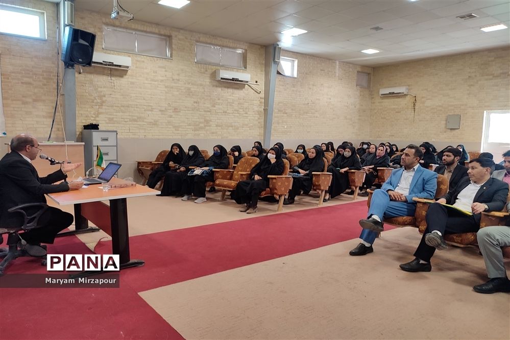 برگزاری نشست توانمندسازی مدیران، معاونان پرورشی، مربیان پرورشی در فورگ