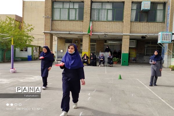 جشن المپیاد ورزشی درون مدرسه‌ای در دبیرستان زینبیه منطقه ۱۳