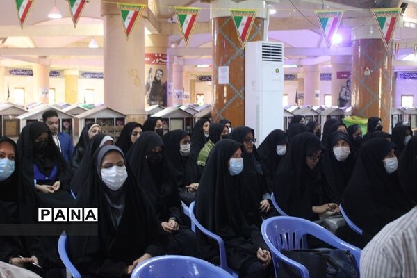 مراسم گرامیداشت دانش‌آموزان شهید جنایت تروریستی حرم مطهر احمد بن موسی شاهچراغ در بوشهر