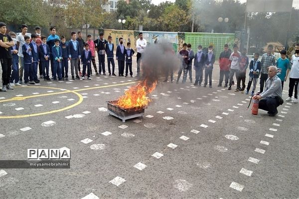 برگزاری مانور پدافندغیرعامل در منطقه کهریزک