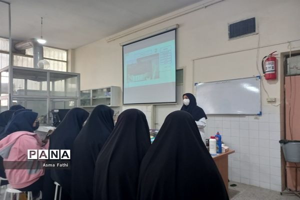 کارگاه حضوری پژوهش‌سرای رازی ناحیه۲ به‌مناسبت روز آزمایشگاه