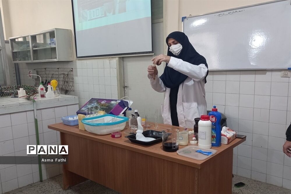 کارگاه حضوری پژوهش‌سرای رازی ناحیه۲ به‌مناسبت روز آزمایشگاه