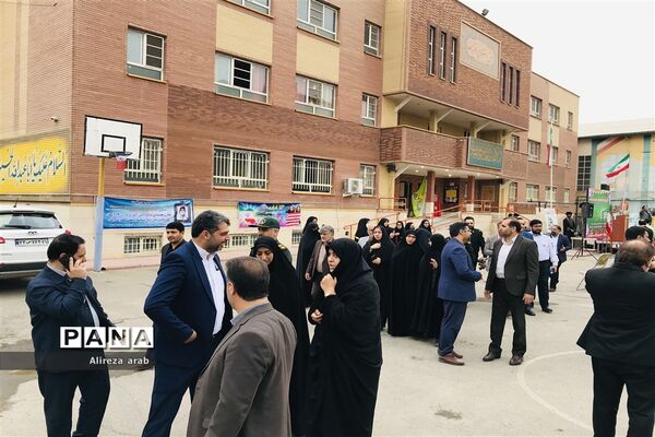 آیین نواختن زنگ استکبار‌ستیزی در ورامین