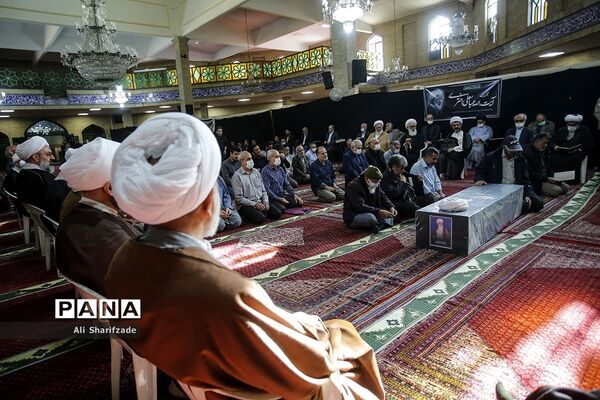 مراسم تشییع پیکر آیت‌ الله اختری