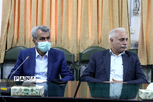 نشست هم‌اندیشی و هماهنگی مدیران مدارس ناحیه دو ساری به‌مناسبت گرامیداشت ۱۳ آبان