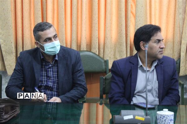 نشست هم‌اندیشی و هماهنگی مدیران مدارس ناحیه دو ساری به‌مناسبت گرامیداشت ۱۳ آبان