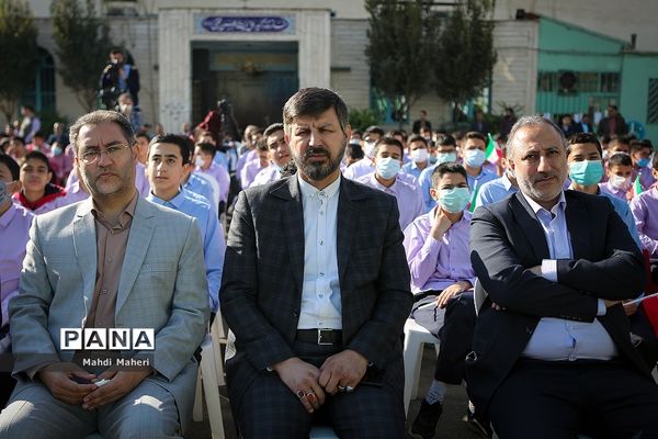 آیین نواختن زنگ استکبار‌ستیزی و روز دانش‌آموز