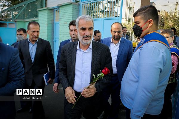 آیین نواختن زنگ استکبار‌ستیزی و روز دانش‌آموز