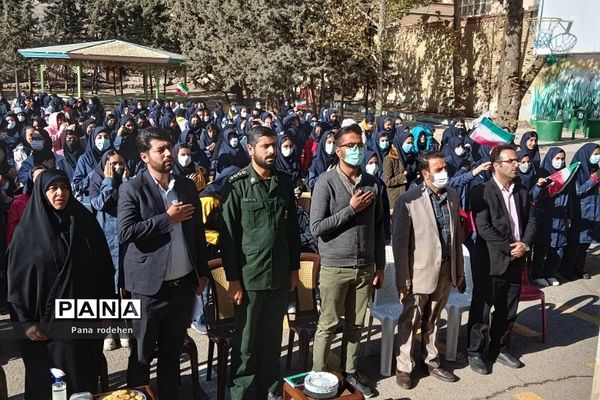 نواختن زنگ استکبار‌ستیزی در آموزش و‌ پرورش رودهن