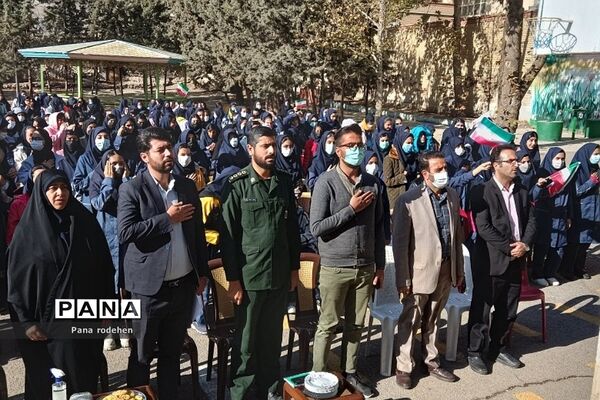 نواختن زنگ استکبار‌ستیزی در آموزش و‌ پرورش رودهن