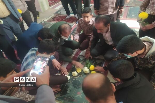 غبارروبی گلزار شهدای شهرستان اقلید