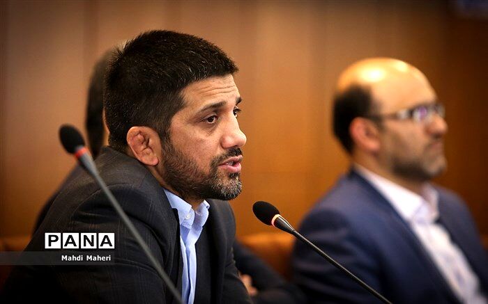 علیرضا دبیر: از کشتی‌گیر باید تنها کشتی بخواهید نه تحلیل سیاسی