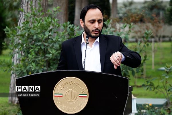 حاشیه جلسه هیات دولت - ۱۱ آبان