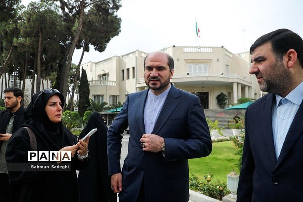 حاشیه جلسه هیات دولت - ۱۱ آبان