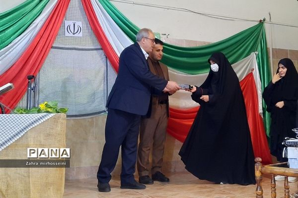 آیین نواختن زنگ استکبار ستیزی در دبیرستان حدیث کسا شهرری