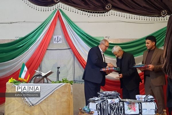 آیین نواختن زنگ استکبار ستیزی در دبیرستان حدیث کسا شهرری