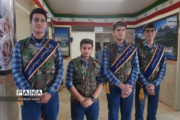 زنگ استکبارستیزی و افتتاح پایگاه بسیج دانش‌آموزی در دبیرستان شهید بهشتی رودهن