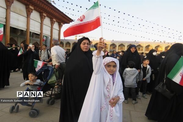 اجتماع دانش‌آموزان شیرازی به یاد شهدای حادثه تروریستی حرم شاهچراغ (ع)