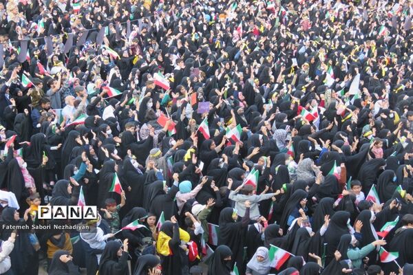 اجتماع دانش‌آموزان شیرازی به یاد شهدای حادثه تروریستی حرم شاهچراغ (ع)