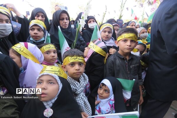اجتماع دانش‌آموزان شیرازی به یاد شهدای حادثه تروریستی حرم شاهچراغ (ع)