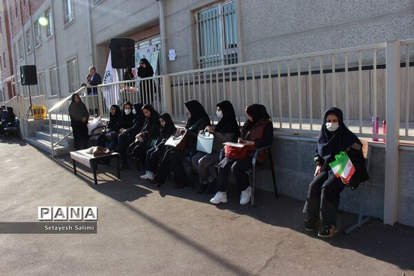 زنگ مبارزه با استکبار جهانی در مدرسه تمام‌تشکیلاتی سردار شهید سلیمانی زنجان