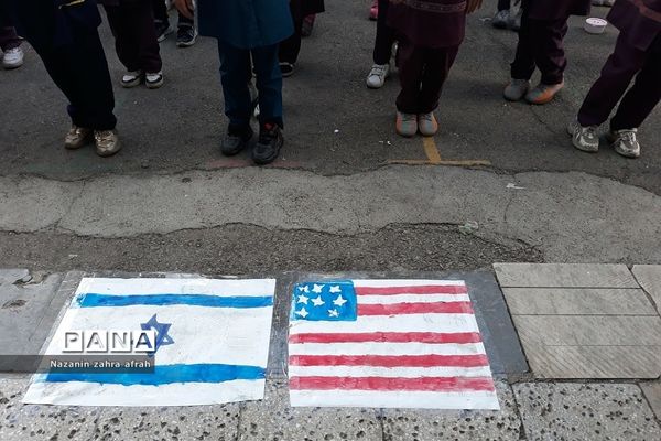 جشن روز دانش‌آموز در دبستان حضرت زهرا(س) رودهن