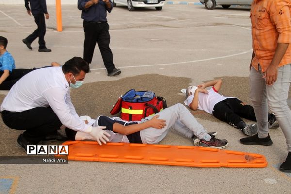 برگزاری مانور پدافند غیرعامل در دبیرستان شاهد امام جواد (ع) شهرستان بهبهان