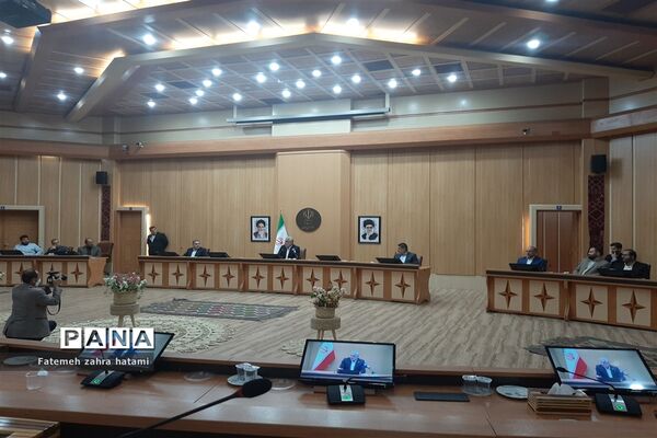 دیدار  دانش‌آموزان عضو تشکیلات سازمان دانش‌آموزی با استاندار استان گیلان