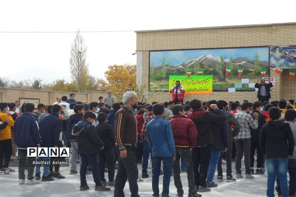 نواخته شدن زنگ استکبارستیزی در آموزشگاه شهید ظهیری در اقلید استان فارس